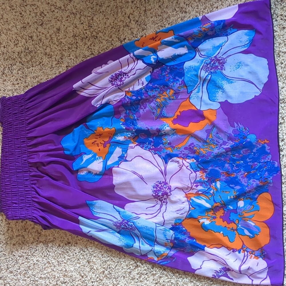 Purple floral dress with lace accents - Picture 3 of 5